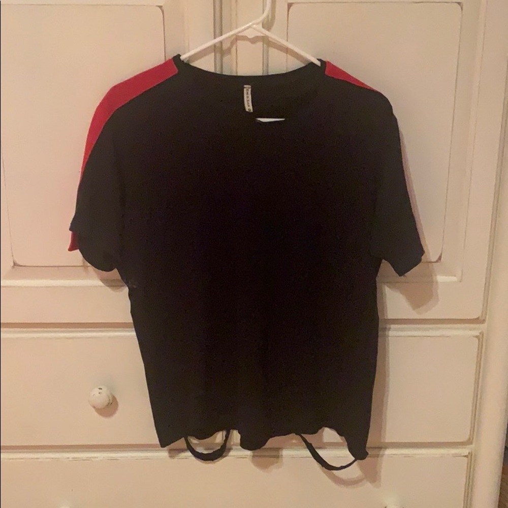 Emma & Sam distressed tshirt Sz M LF